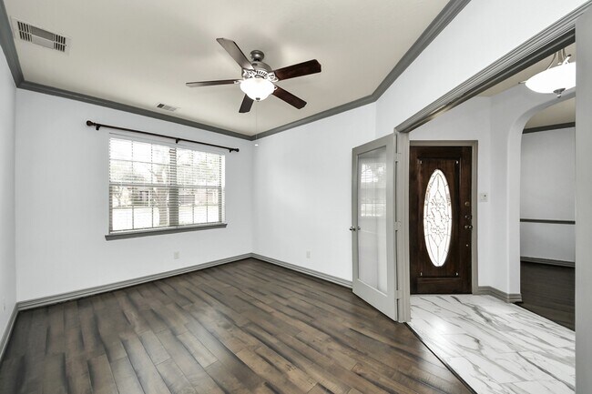 Foto del edificio - 4410 Lodge Vine Ct