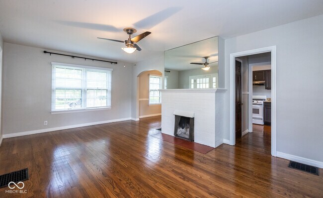 Foto del edificio - 6208 W Meridian St