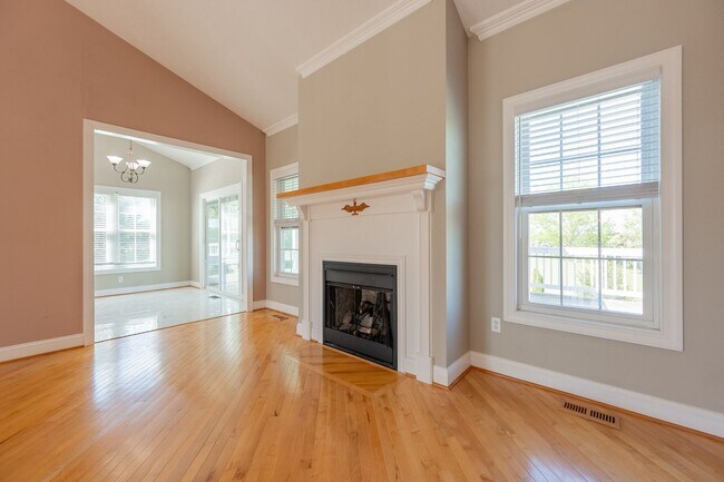 Foto del edificio - 1701 Stratford View Dr
