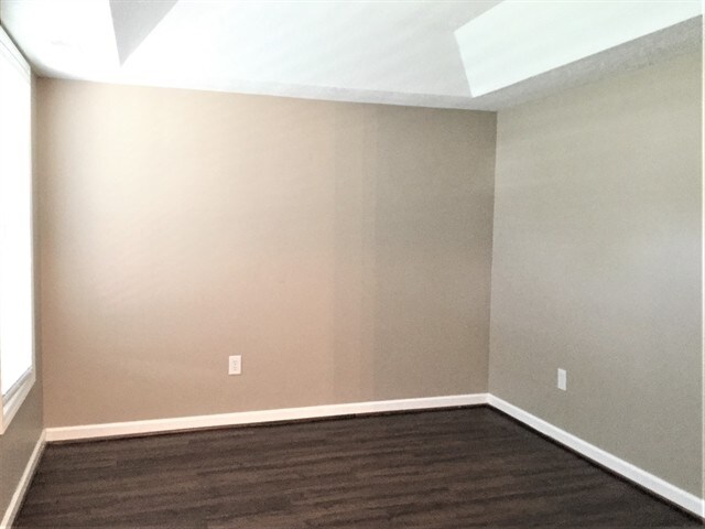 Building Photo - 210 Kilmer Lane