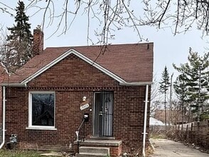 Building Photo - 19376 Hamburg St