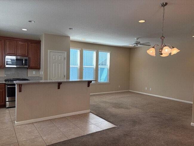 Foto del edificio - Move-In Ready 2-Story Home by Virginia Lake