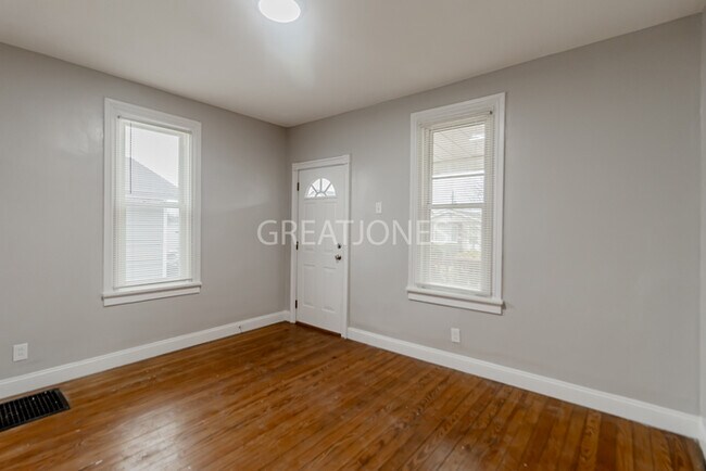 Foto del edificio - Charming 2 Bedroom in St. Louis!