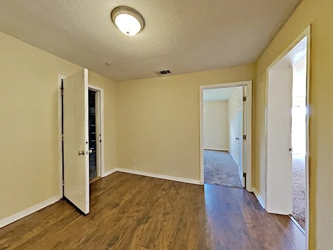Foto del edificio - 9501 N Albany Ave
