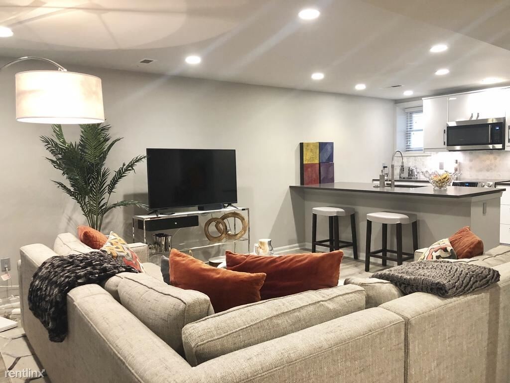 Foto principal - 1761 Willard St NW
