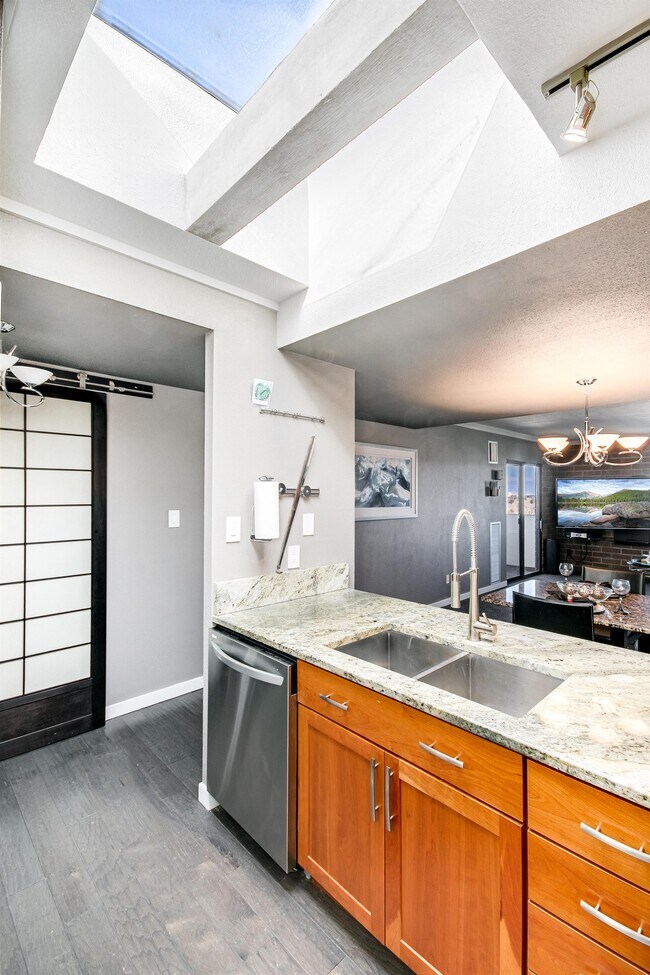 Foto del edificio - 2880 S Locust St