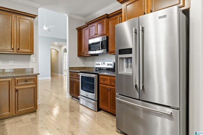 Building Photo - 109 Love Ln