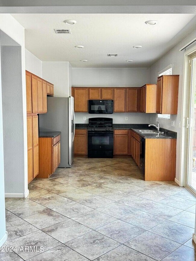 Building Photo - 3115 S Magnolia Ln