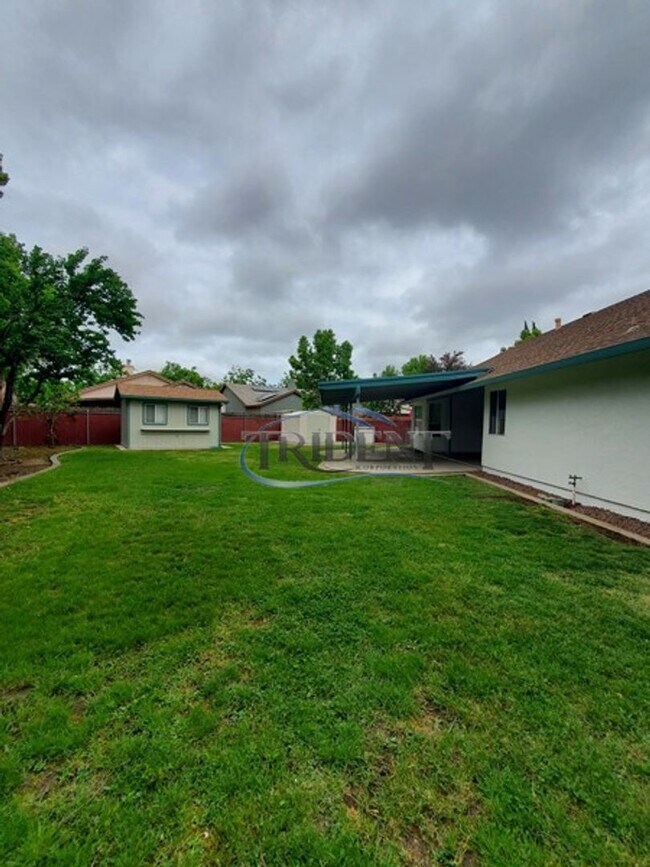 Foto del edificio - Beautiful Yuba City home on a large lot