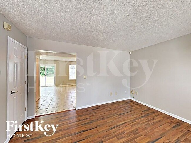 Building Photo - 10514 Blue Springs Ln