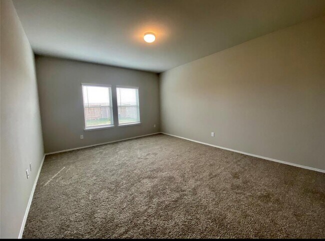 Building Photo - 2330 Georgina Falls Dr