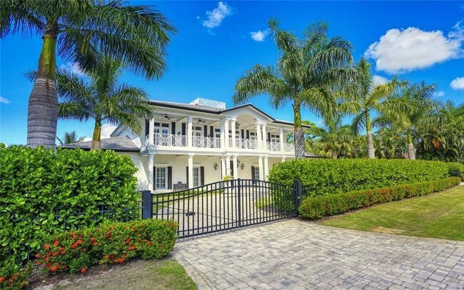 Foto del edificio - 2090 NW Pine Tree Way