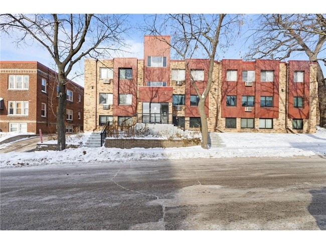 Building Photo - 520 Ridgewood Ave