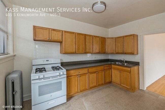 Building Photo - 405 S Kenilworth Ave