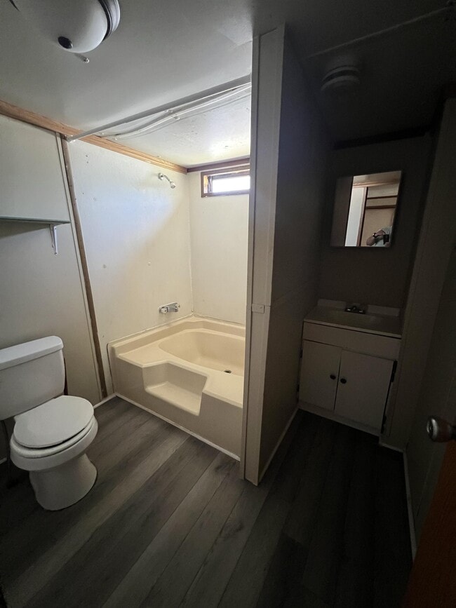 Photo - 111 Whittle Park Dr House