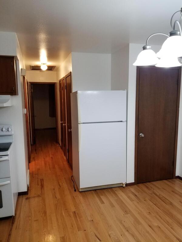 Building Photo - 1097/1099 Laurel Court - 1099