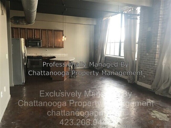 Building Photo - ONE MONTH FREE RENT w signed lease by 2/29/20