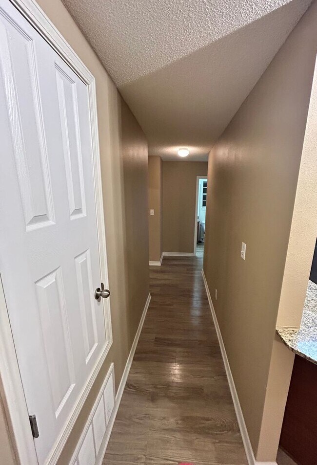 Foto del edificio - 341 Cotton Bay Ln