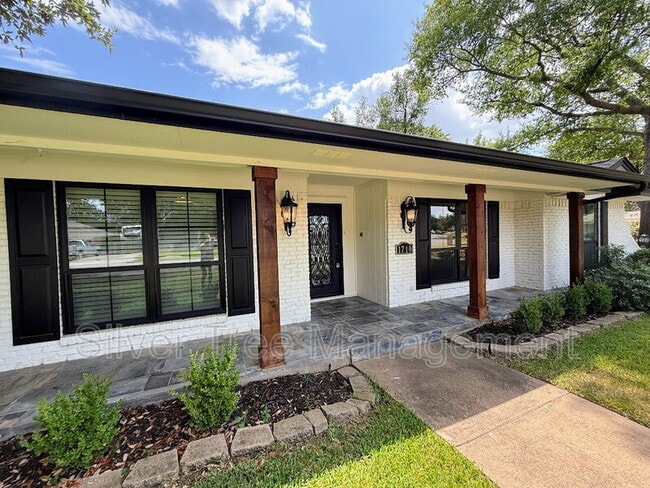 Building Photo - 1710 Dickerson Dr
