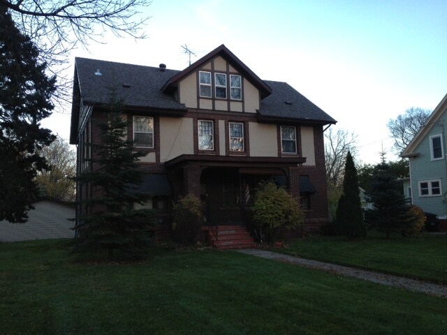 Primary Photo - 1102 6th St S