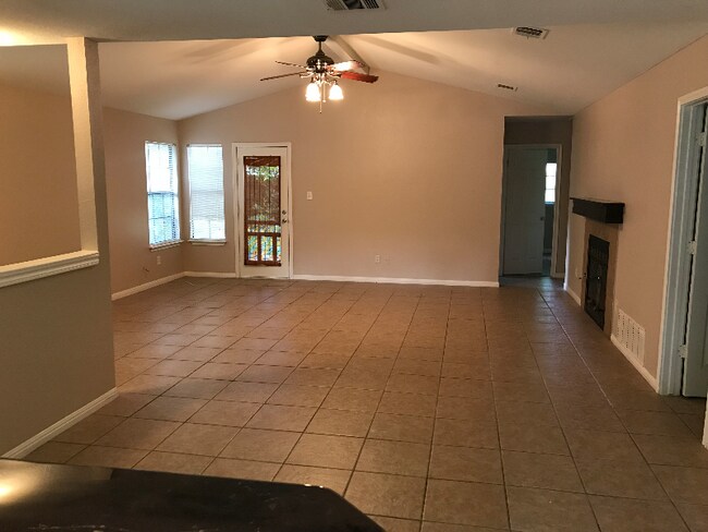 Foto del edificio - 13016 Garfield Ln