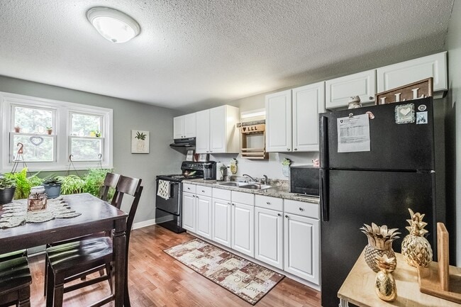 Building Photo - Barrington Hills Apartments