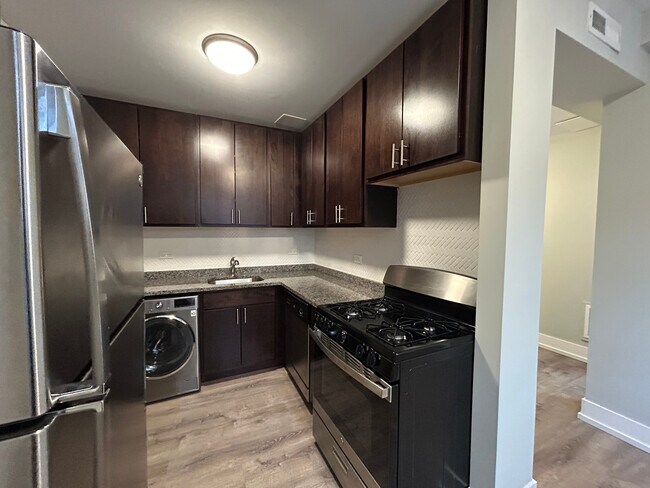 Foto del edificio - 1128 Maple Ave