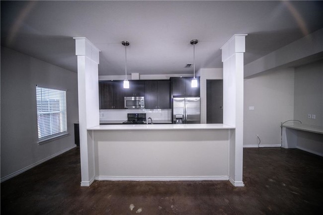 Building Photo - 3128 Sandage Ave