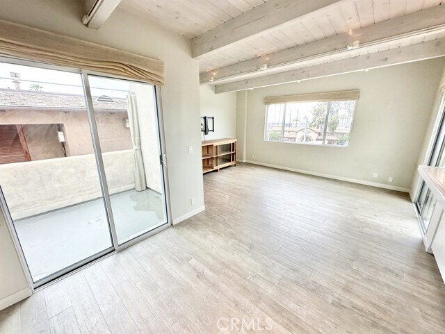 Foto del edificio - 353 Cedar Way