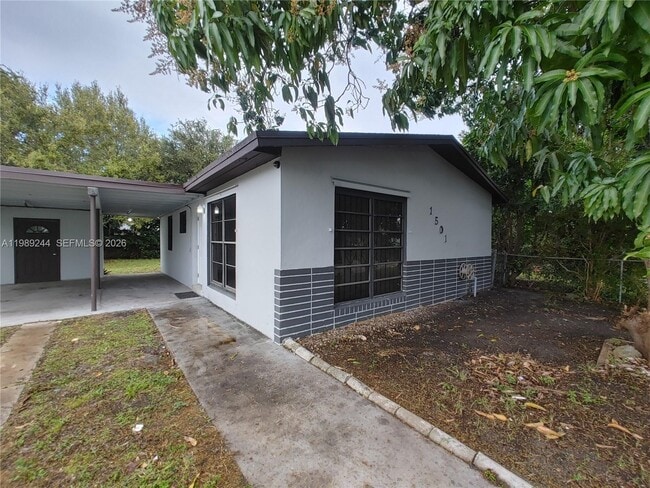 Foto del edificio - 1501 NE 151st Terrace