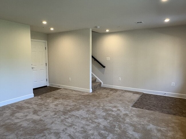Building Photo - 116 Albany Pl