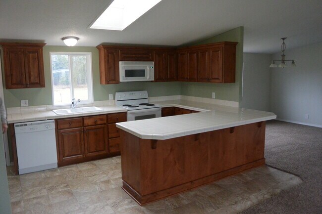 Building Photo - Spacious Battle Ground Manufactured Home f...