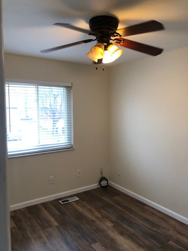 Building Photo - 10123 Puttington Dr