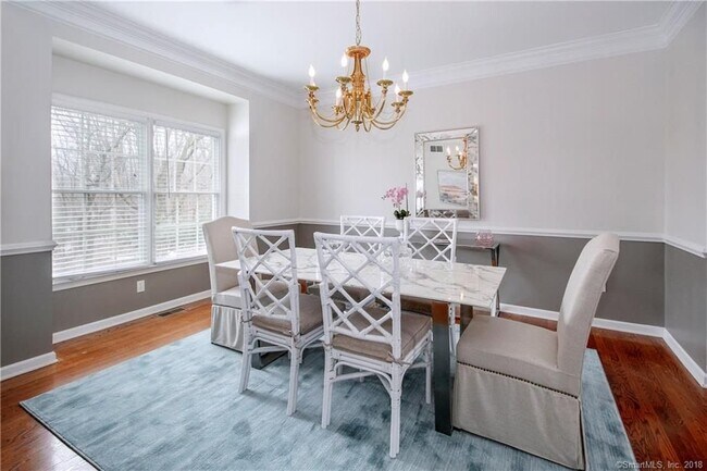 Foto del edificio - 55 Revere Ln