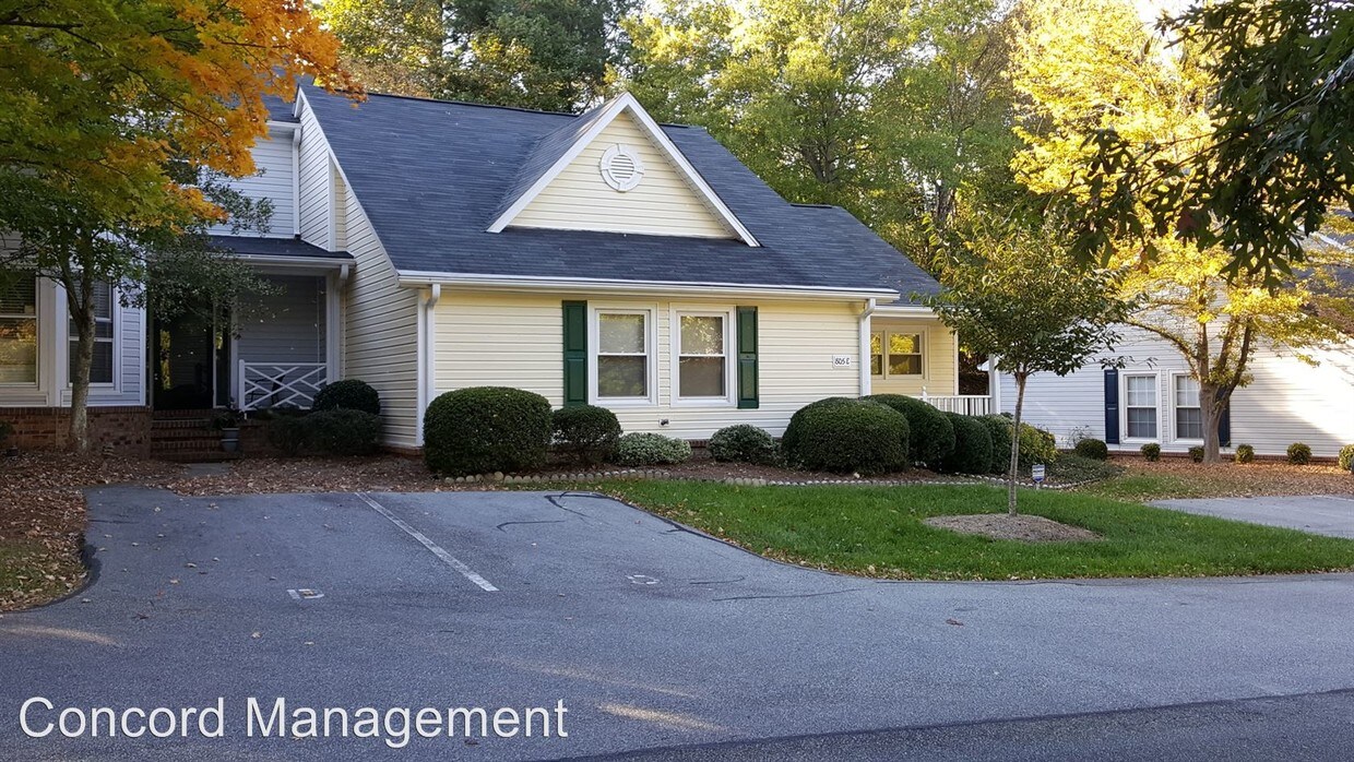 Foto principal - 805 Carriage Crossing Ln