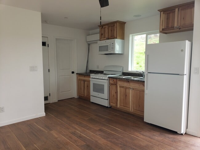 kitchen - 5623 Wilson Ln