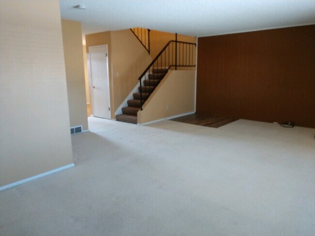 Vista de la sala de estar al segundo piso - 9168 E Nassau Ave