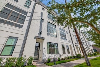 Building Photo - 1113 Paige St