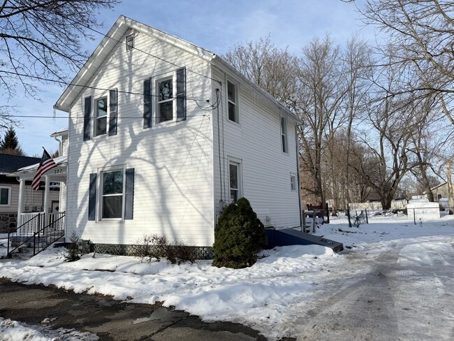 Building Photo - 308 E Argyle St