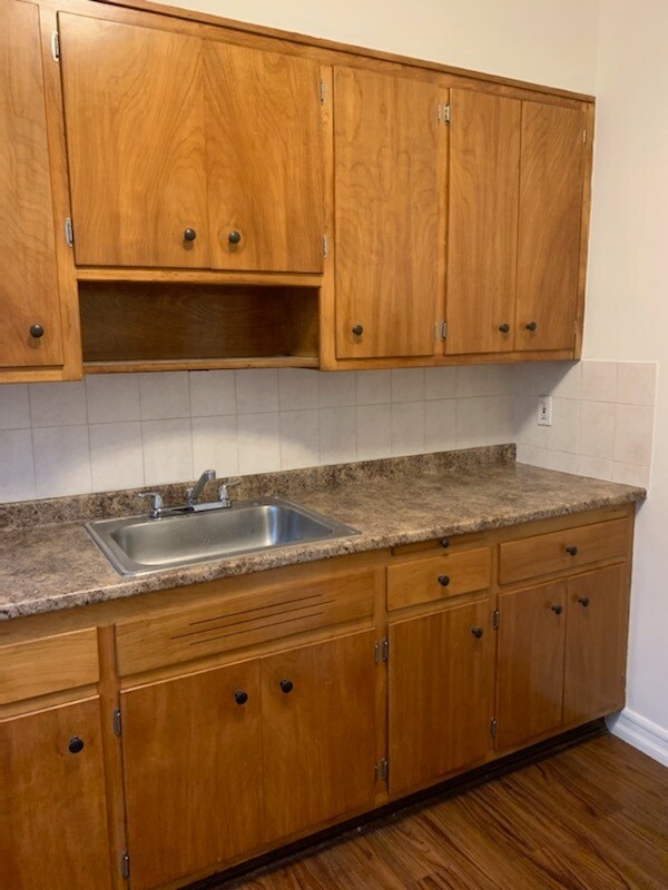 Foto del edificio - 78-21 73rd Pl