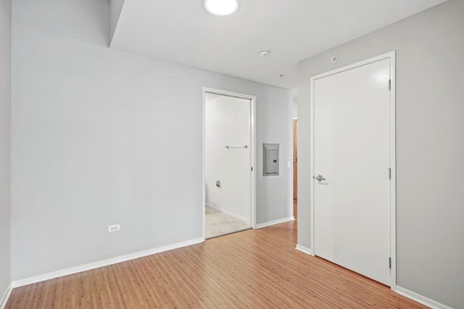 Foto del edificio - 178 E Illinois St