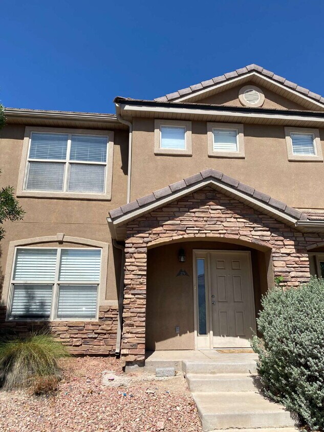 Foto principal - "Charming 3-Bed Townhouse in St. George – ...