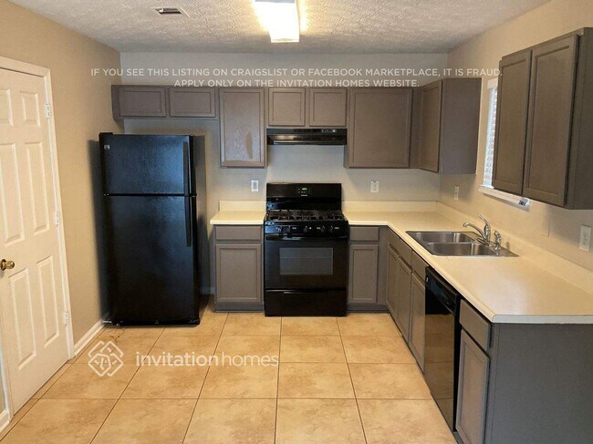 Foto del edificio - 785 Peeksville Rd
