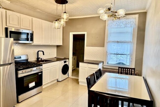 Foto del edificio - 6607 Lincoln Pl