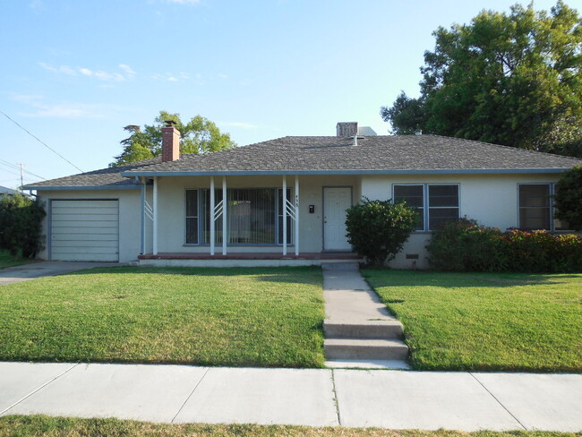 Building Photo - 456 Drakeley Ave