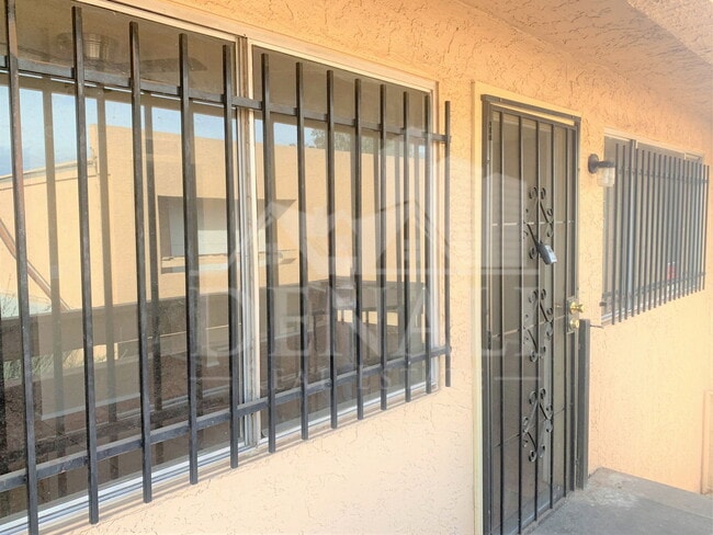 Building Photo - 2804 N 43rd Ave