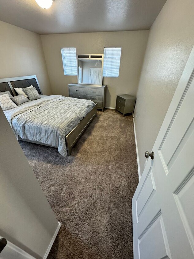 Foto principal - 3103 Redbud Dr