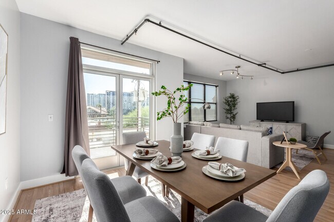 Foto del edificio - 1326 N Central Ave