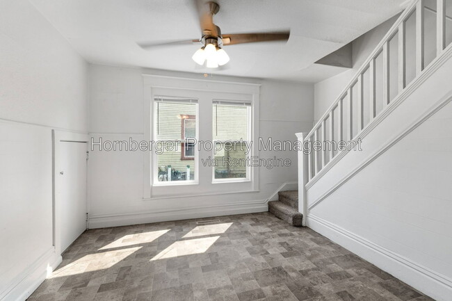 Building Photo - 1622 W Mission Ave