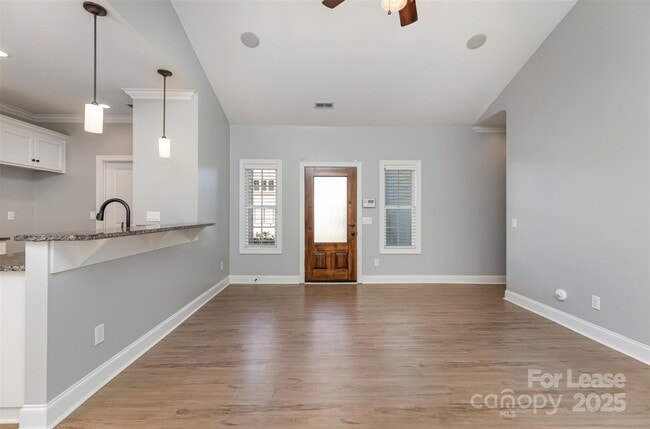 Building Photo - 540 Greystone Rd